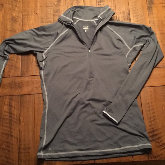 Nike Tops - Nike Pro Gray 1/4 ZIP